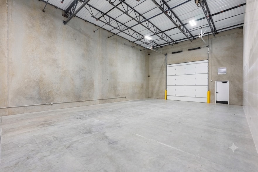 More Photos Of 1433 Chris Ln, Pflugerville Light Distribution For Lease