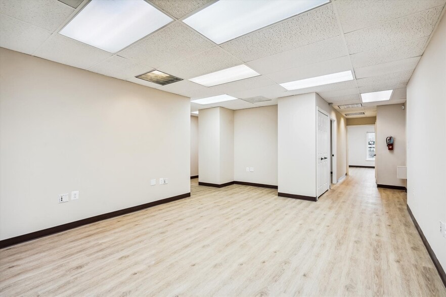 More Photos Of 9522 State Route 29, Fairfax Loft Creative Space For Sale
