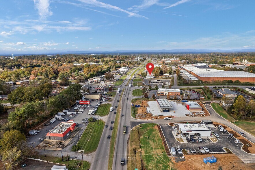 More Photos Of 270 Us Highway 321 NW, Hickory Auto Repair For Sale