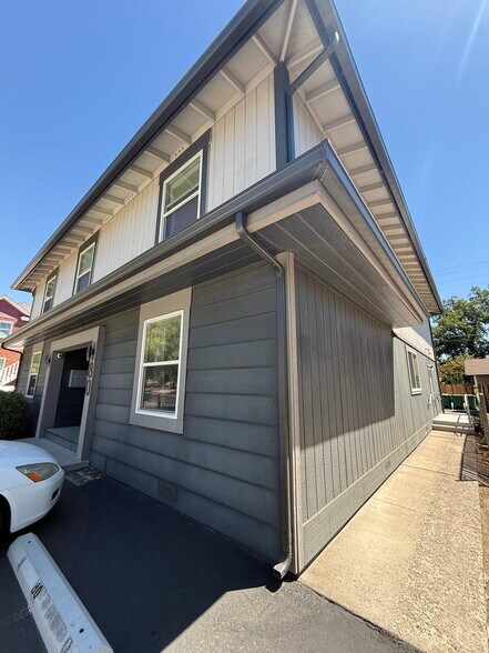 More Photos Of 80 Vine St, Reno Apartments For Sale