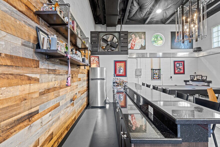 More Photos Of 2937 Ravenswood Rd, Fort Lauderdale Self Storage For Sale