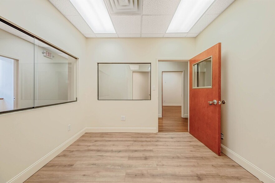 More Photos Of 152 Islip Ave, Islip Medical For Lease