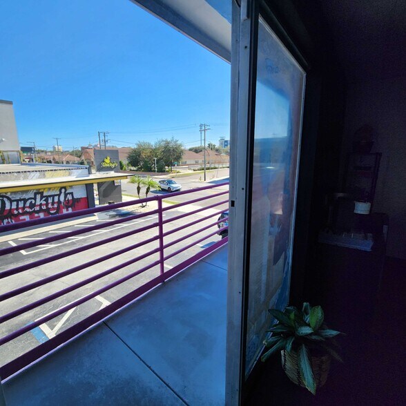 More Photos Of 1723 W Kennedy Blvd, Tampa Storefront Retail Office For Lease