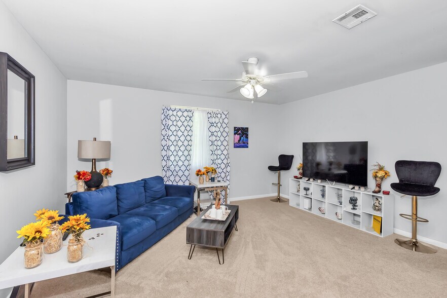 More Photos Of 170 Westwood Dr, Thomson Apartments For Sale