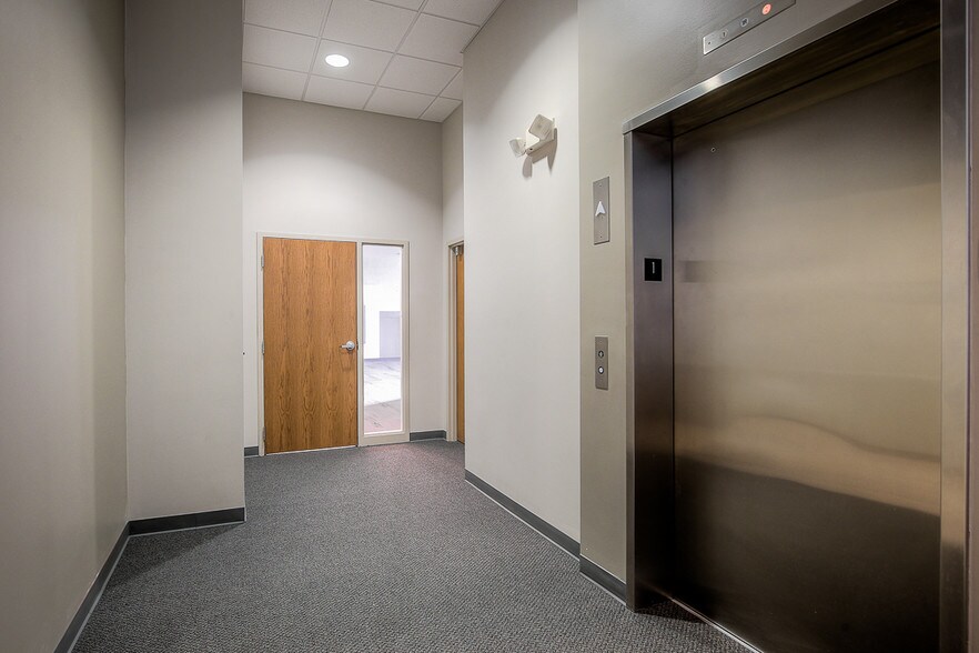 More Photos Of 450 E 4th St, Kansas City Office For Lease