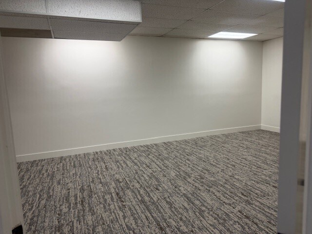 More Photos Of 917-935 W Texas St, Fairfield Storefront For Lease