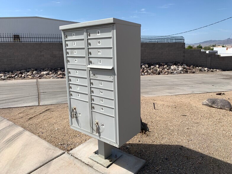 More Photos Of 2921 Friendly Pl, Bullhead City Light Distribution For Lease