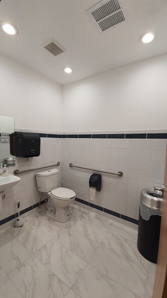 More Photos Of 1453-1459 N Dysart Rd, Avondale Unknown For Lease