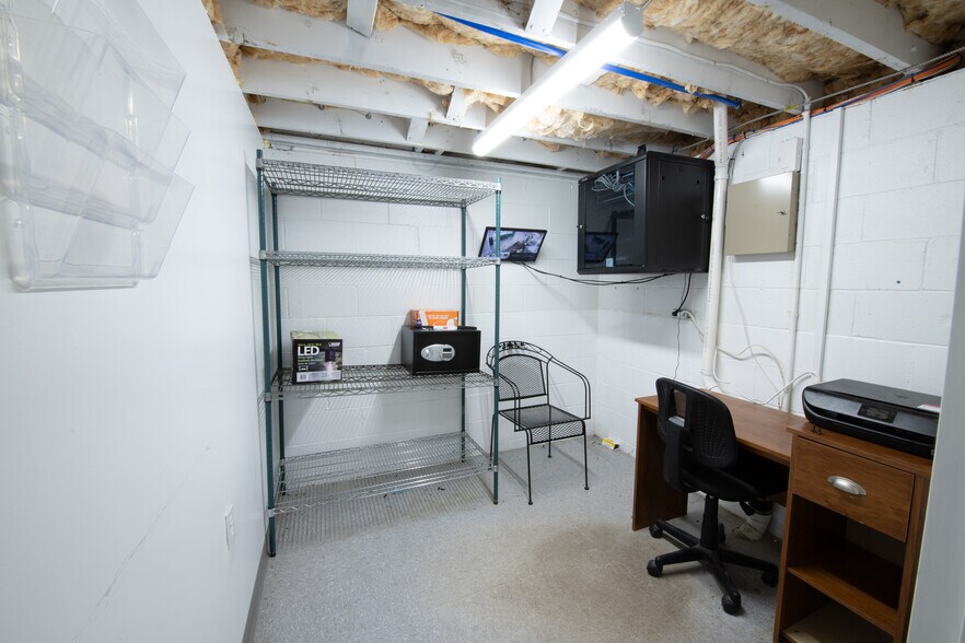 More Photos Of 221 2nd Ave, Carnegie Freestanding For Sale