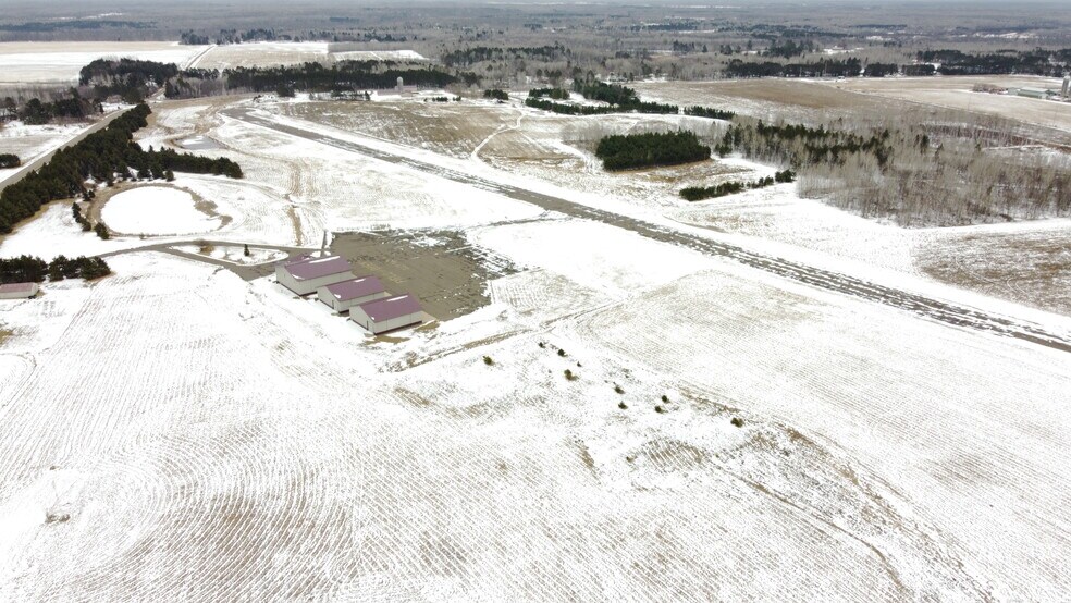 More Photos Of 24226 Lone Pine Rd, Hinckley Airport For Sale