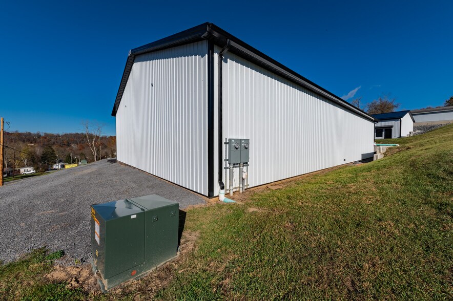 More Photos Of 18 Juneau Ln, Morgantown Flex For Lease