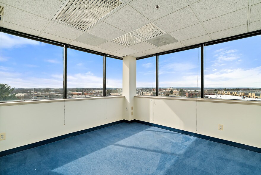 More Photos Of 4221 Walney Rd, Chantilly Office For Lease