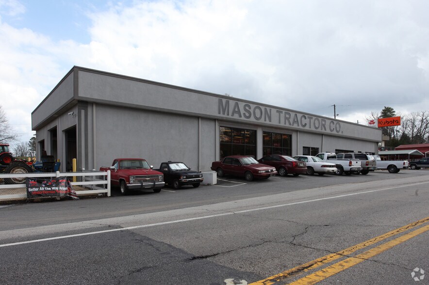 Primary Photo Of 2510 Dahlonega Hwy, Cumming Warehouse For Sale