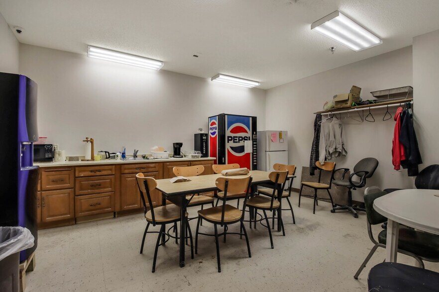 More Photos Of 653 Tower Dr, Cadott Manufacturing For Sale