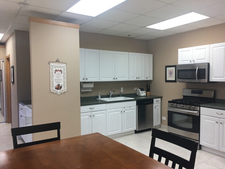 More Photos Of 1307 E Palatine Rd, Arlington Heights Religious Facility For Sale