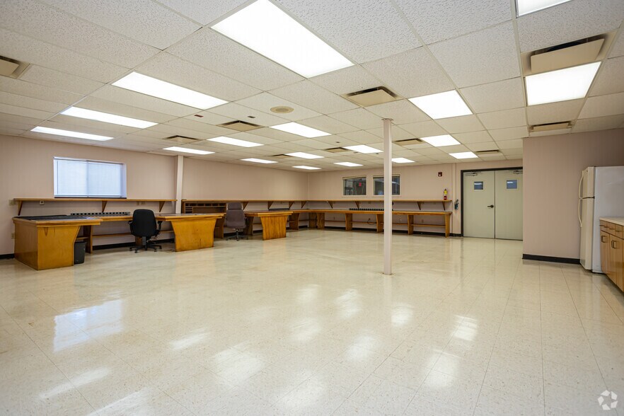 More Photos Of 730 E Kaliste Saloom Rd, Lafayette Distribution For Sale