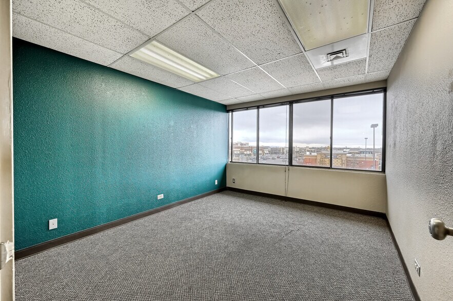 More Photos Of 7061 S University Blvd, Littleton Coworking Space