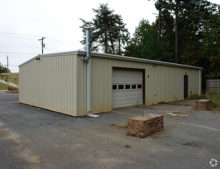 More Photos Of 6895 Highway 9, Inman Auto Repair For Sale