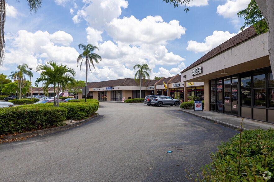 Primary Photo Of 8424-8458 W Oakland Park Blvd, Sunrise Unknown For Lease