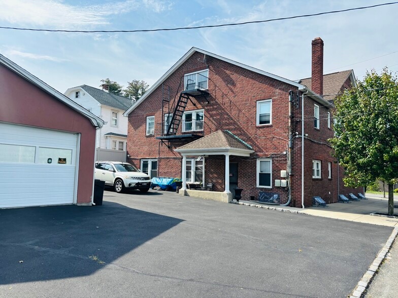 More Photos Of 167 Glen Head Rd, Glen Head Storefront Retail Residential For Lease