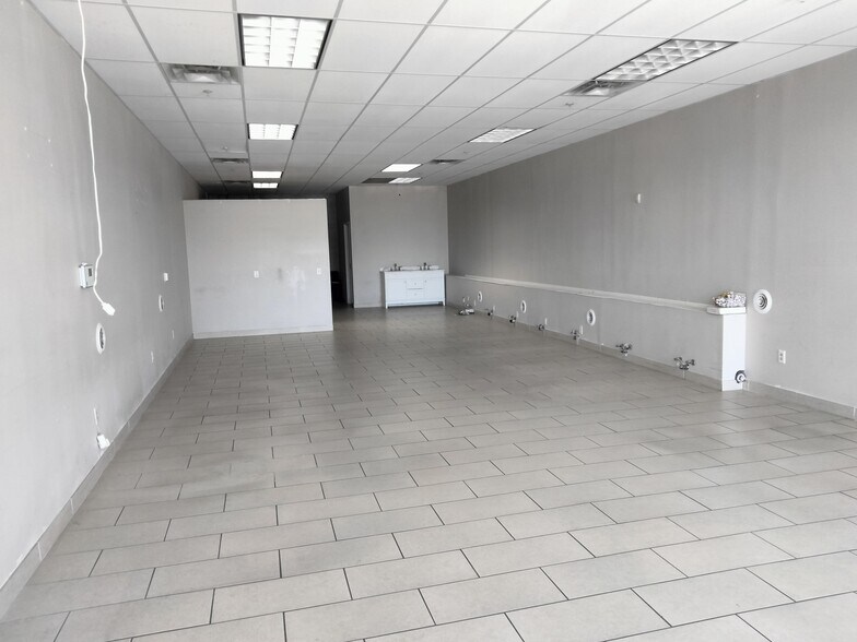 More Photos Of W Glendale Ave @ N 67th Ave, Glendale Unknown For Lease