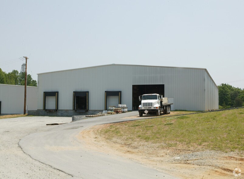 More Photos Of 1819 Baker Rd, High Point Warehouse For Lease