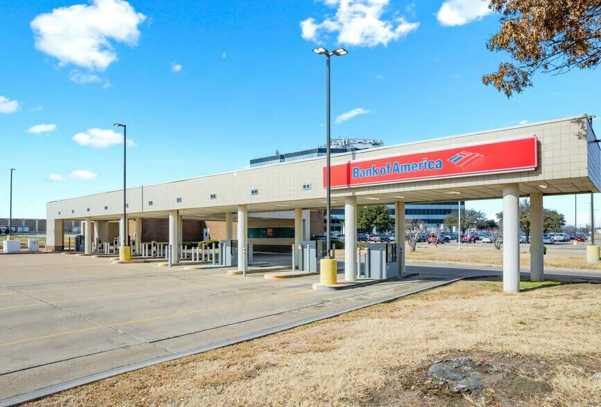 Primary Photo Of 525 Bank of America Blvd., Grand Prairie Bank For Sale