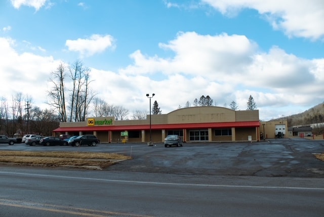 More Photos Of 64 Main St, Lawrenceville Supermarket For Lease