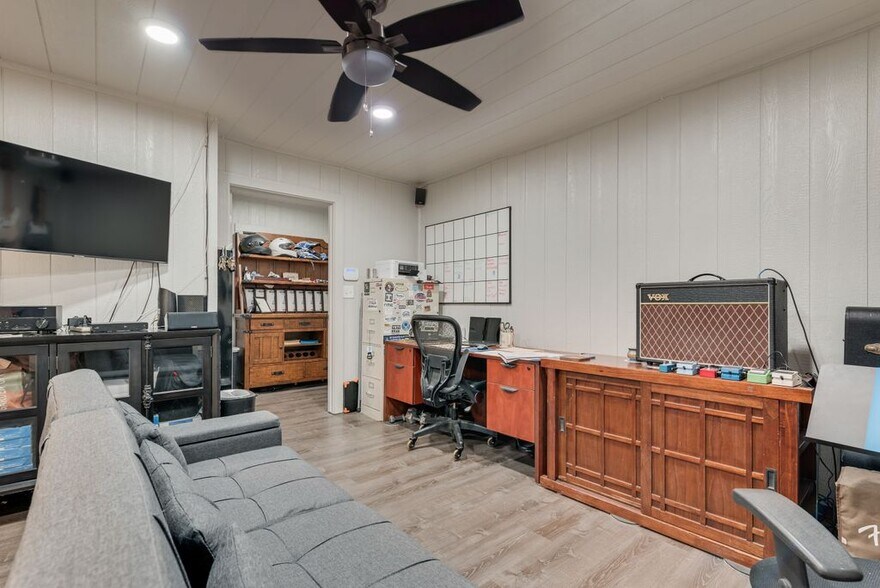 More Photos Of 407 W Main St, Waxahachie Freestanding For Sale