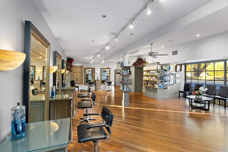 More Photos Of 6610 Lower York Rd, New Hope Freestanding For Sale