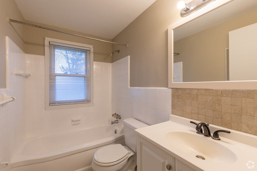 More Photos Of 51611 Mound Rd, Shelby Township Apartments For Sale