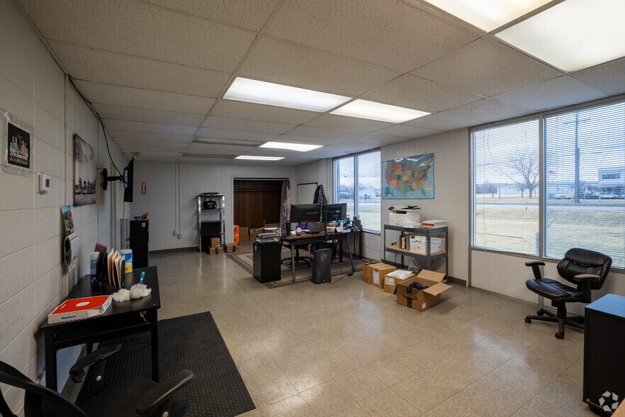 More Photos Of 1336 Matzinger Rd, Toledo Truck Terminal For Lease