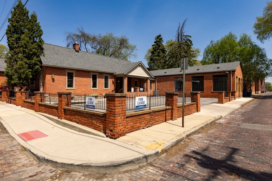 More Photos Of 30-40 E Columbus St, Columbus Unknown For Lease