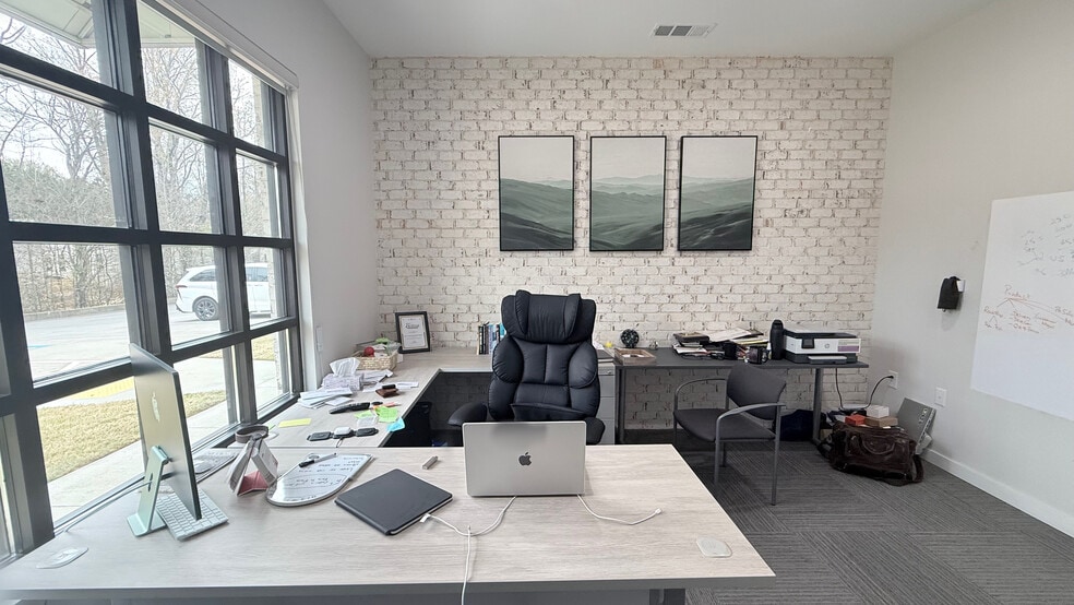 More Photos Of 6110 McFarland Station Dr, Alpharetta Office For Sale