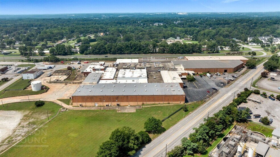 More Photos Of 300 S Main St, Mauldin Warehouse For Sale