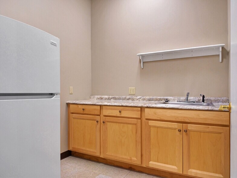 More Photos Of 88 Main St, Waterville Storefront Retail Office For Lease