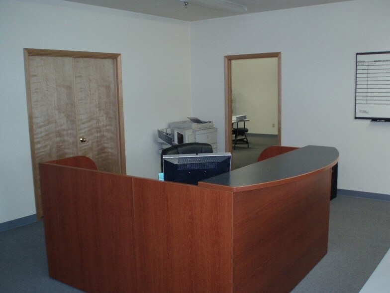 More Photos Of 20 Grimes St, Eugene Warehouse For Lease
