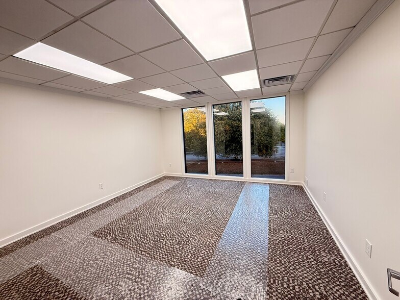 More Photos Of 20 Office Park Way, Pittsford Office For Lease