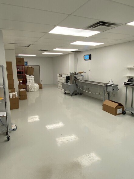 More Photos Of 17 Fawcett Rd, Coquitlam Warehouse For Lease