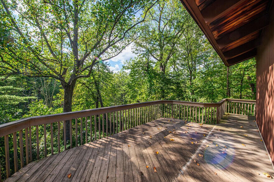 More Photos Of 40 Brighton Rd, Andover Specialty For Sale