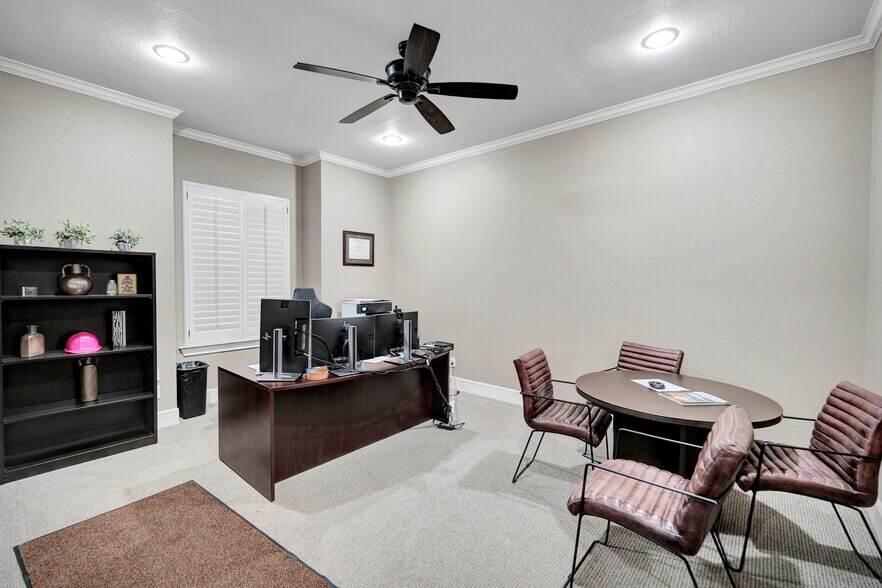 More Photos Of 4313 N County Rd W, Odessa Office For Sale
