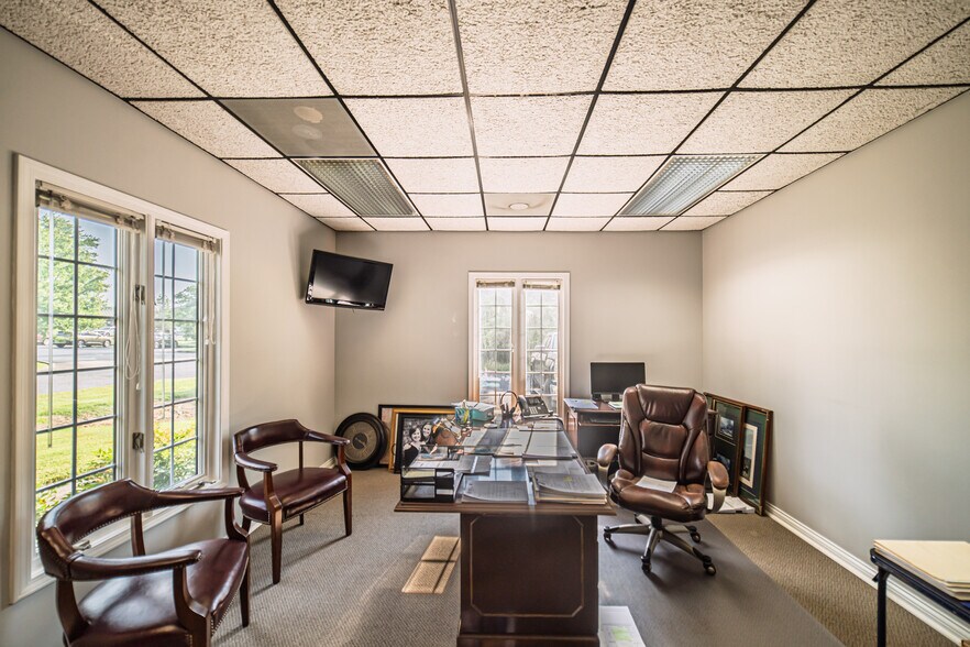 More Photos Of 3140 Parisa Dr, Paducah Office For Sale