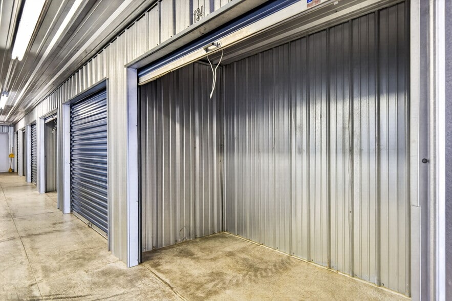 More Photos Of 110 Woodlands Cir, Crossville Self Storage For Sale