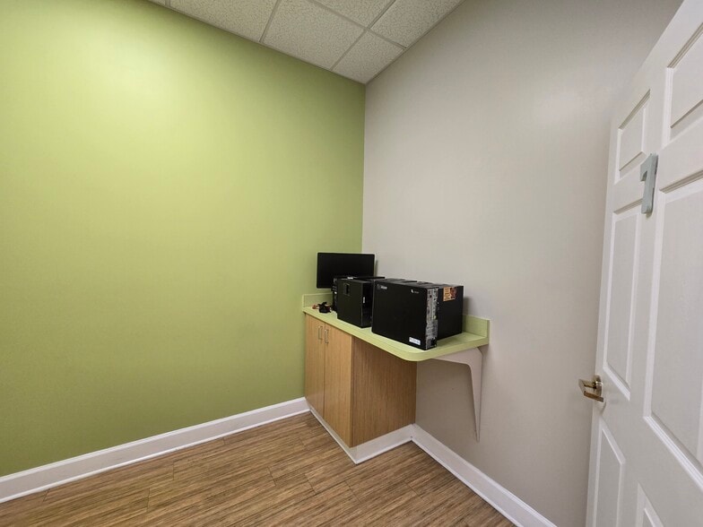 More Photos Of 4500 Hodges Blvd, Jacksonville Office For Lease