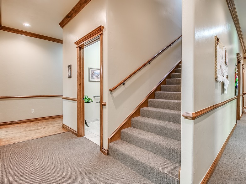 More Photos Of 1000 NW 139th Street Pky, Oklahoma City Office For Lease