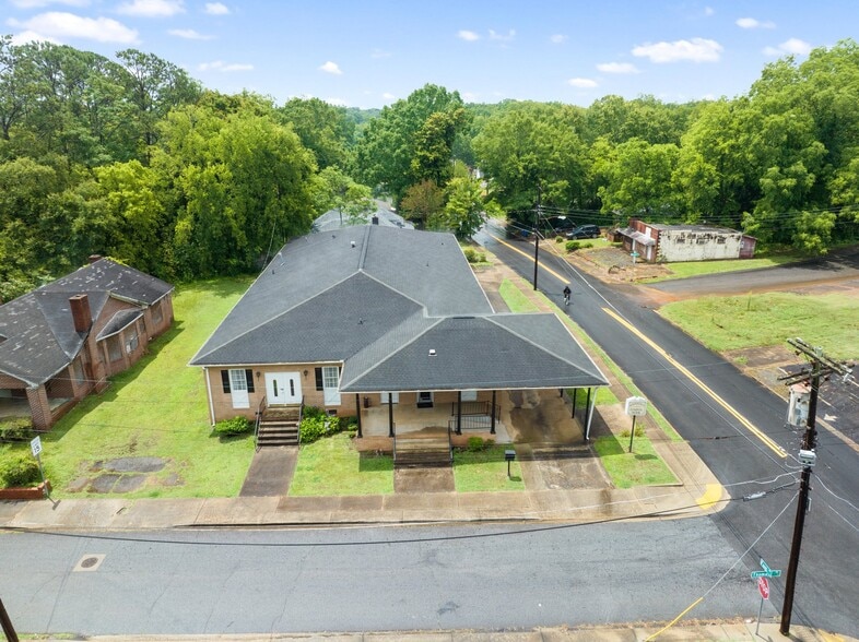 More Photos Of 1401 S Fant St, Anderson Funeral Home For Sale
