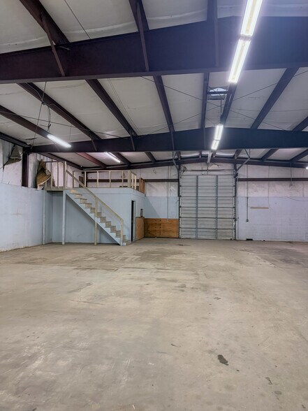 More Photos Of 2337 Industrial Dr, Panama City Warehouse For Sale