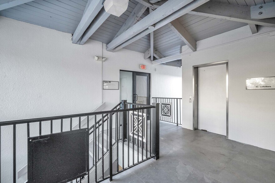 More Photos Of 6699 N Federal Hwy, Boca Raton Office For Lease