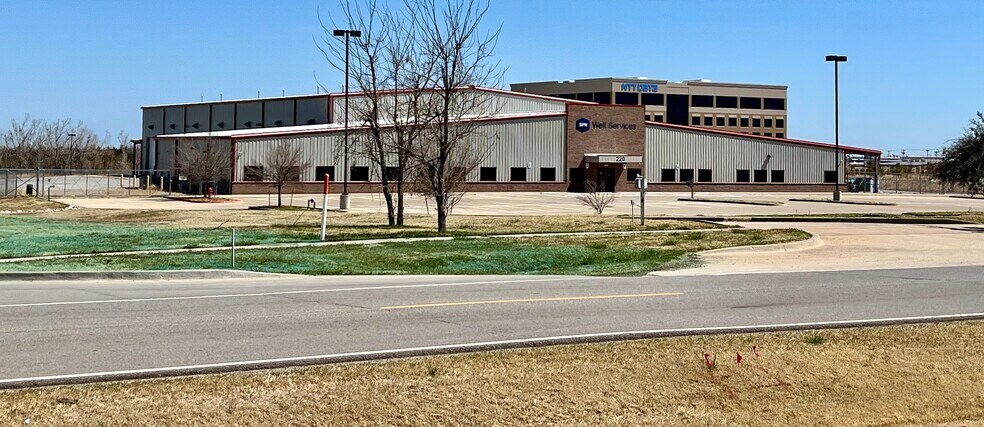 Primary Photo Of 220 N Sara Rd, Oklahoma City Service For Lease