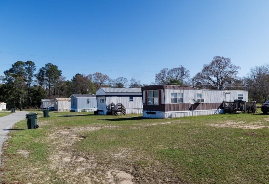 More Photos Of 1081 Davis Cir, Thomson Manufactured Housing Mobile Home Park For Sale